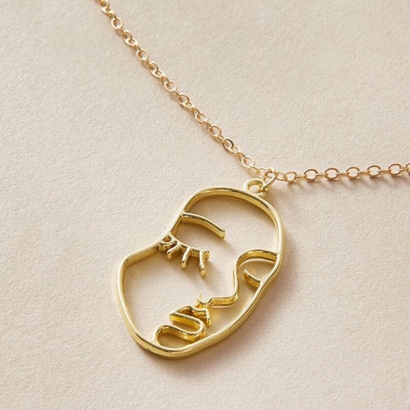 3/$30 💛 Abstract Face Pendant Necklace - Picture 2 of 3